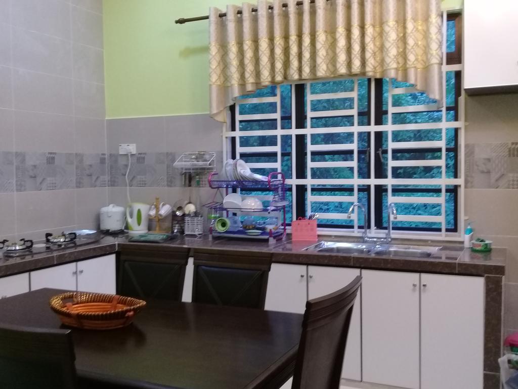 Mirza Homestay Marang Exterior photo